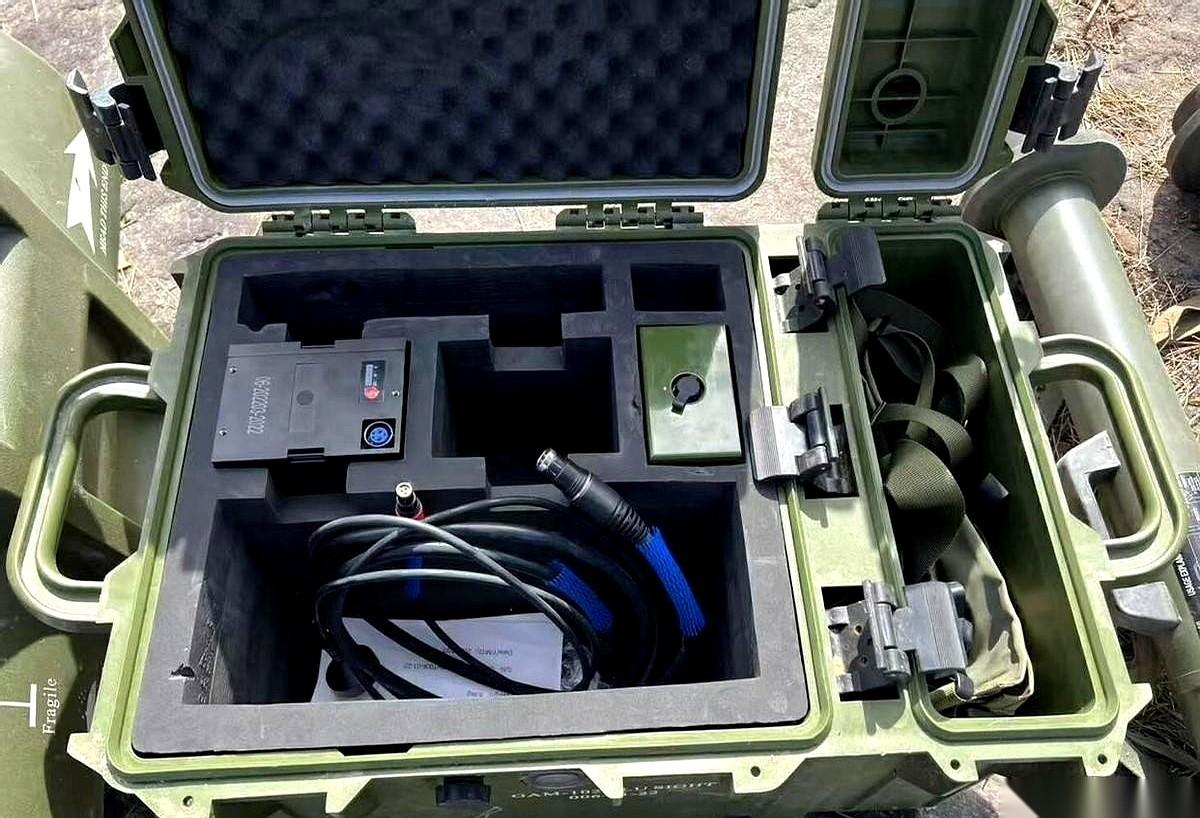 仗打到第11天，泰国兵冲进柬埔寨的战壕里，所有人都傻眼了。不是因为打得有多惨烈