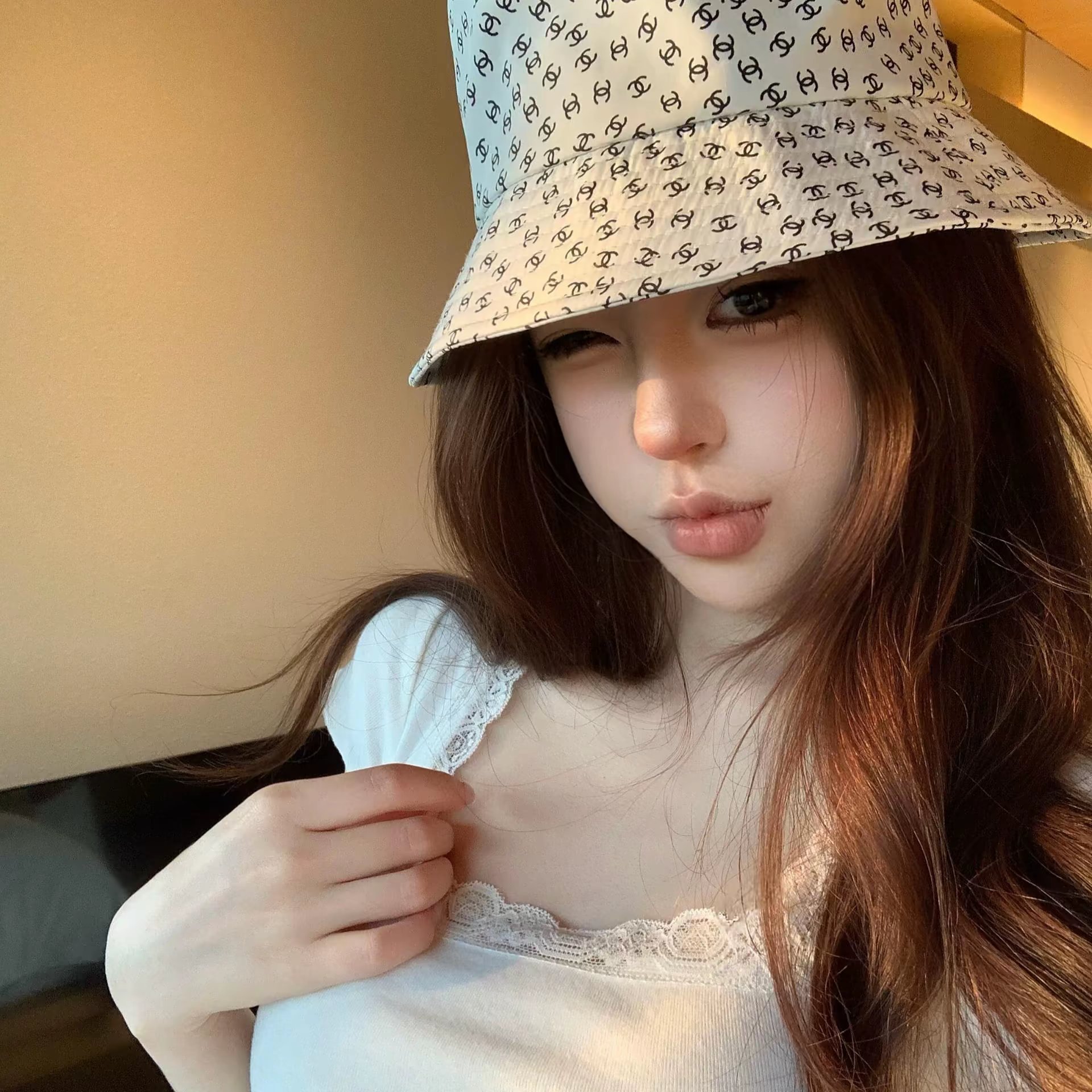 𝑾𝒆𝑪𝒉𝒂𝒕｜氛围感女头｜小众高级｜唯美女头｜高级感｜优质女生头像｜