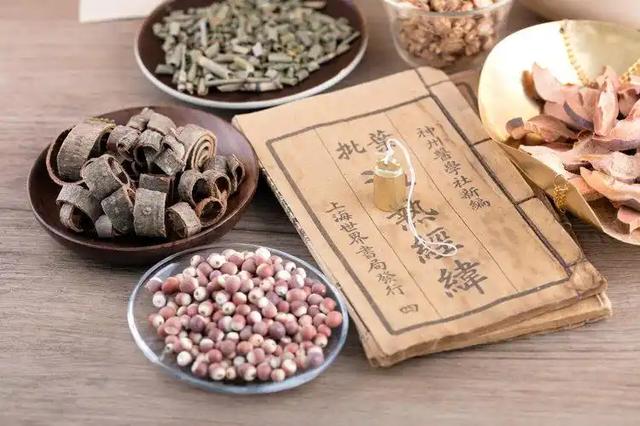 痰是肺病的预警,黑痰、黄痰、白痰分别暗示了什么?一文讲明白