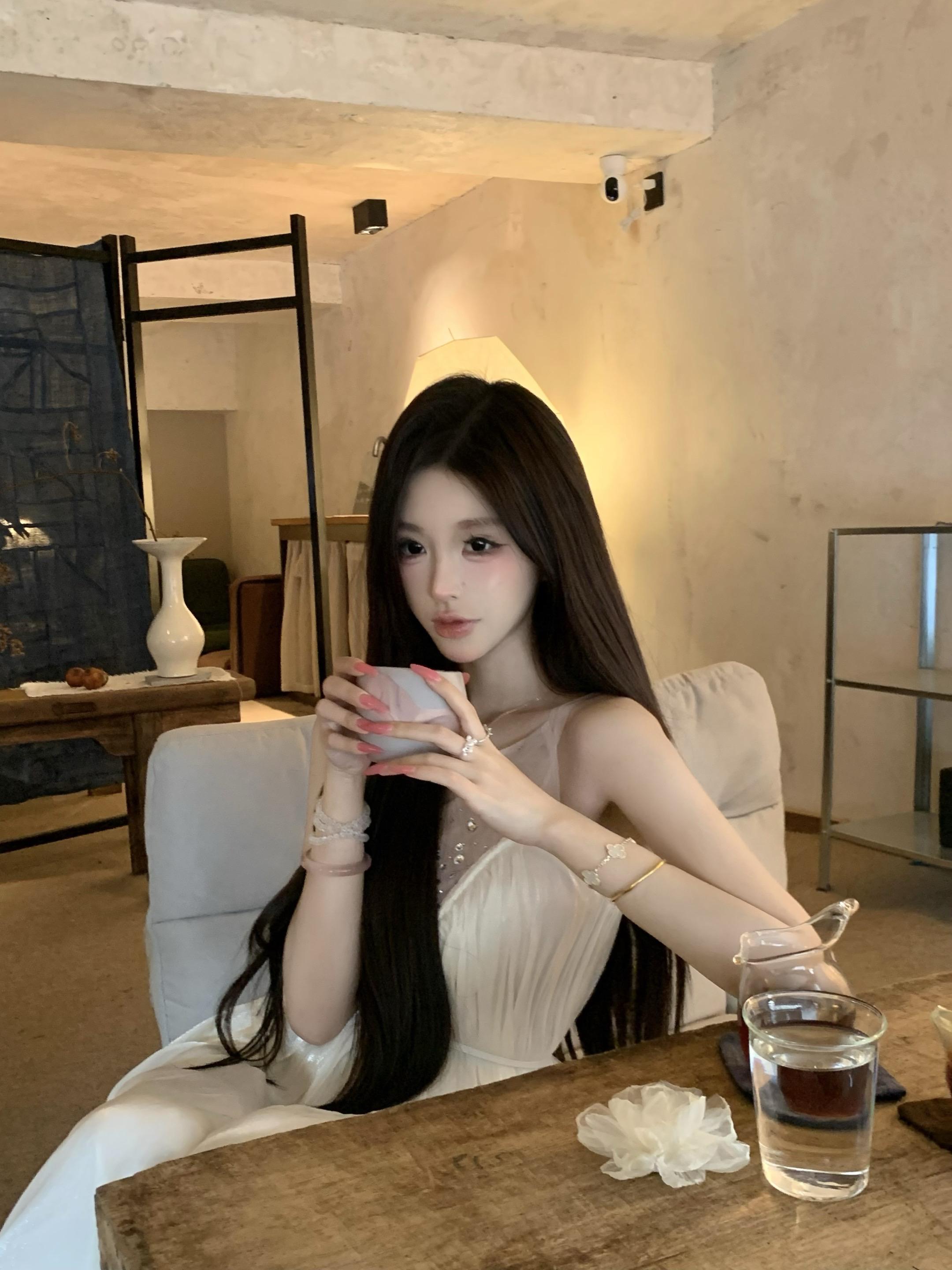 枯木逢春 静水成玉。