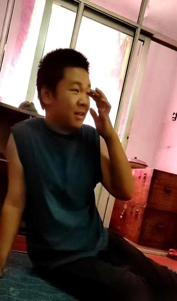 我有时候觉得这事儿特别魔幻。真的混宝妈圈久了，这种把生育问题全甩给女方的破事
