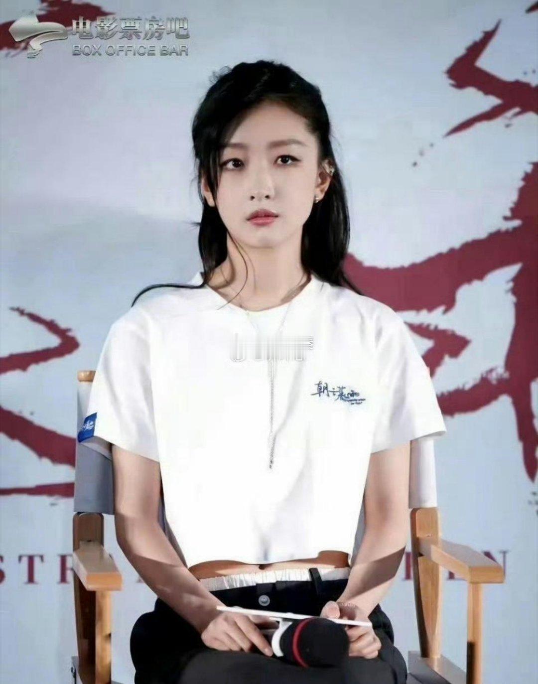 周冬雨这应该是长开了，越来越漂亮了！