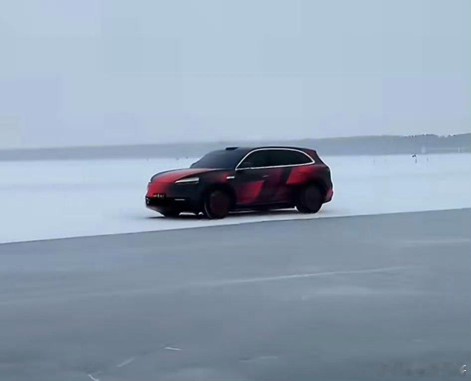 问界M6冰雪测试曝光问界M6在黑龙江零下35℃的极寒环境中完成了高强度冰雪测试，