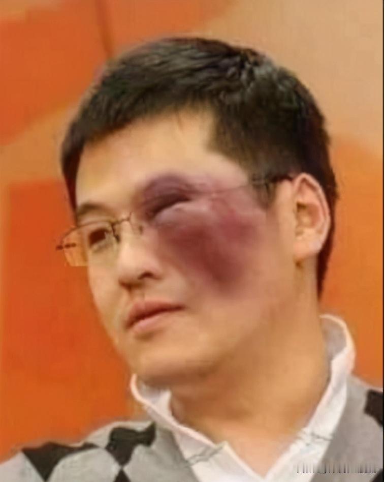 杨毅再次惨遭打脸随着詹姆斯未来话题热炒，杨毅旧话又被网友扒出来，可以说是再次惨