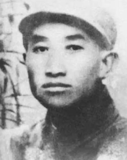 他是陈赓麾下第一猛将，30岁娶19岁娇妻，结婚才3天就要枪毙新娘？1946年