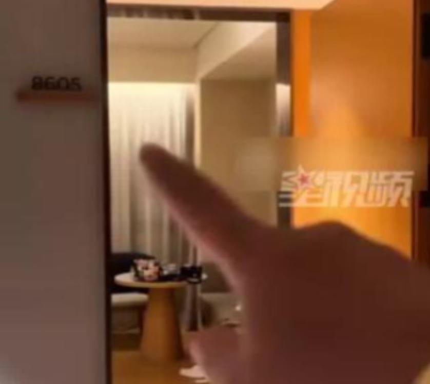 “离谱疏漏！”浙江杭州一女子入住酒店客房后，洗漱晾晒贴身衣物便外出游玩，全程未委