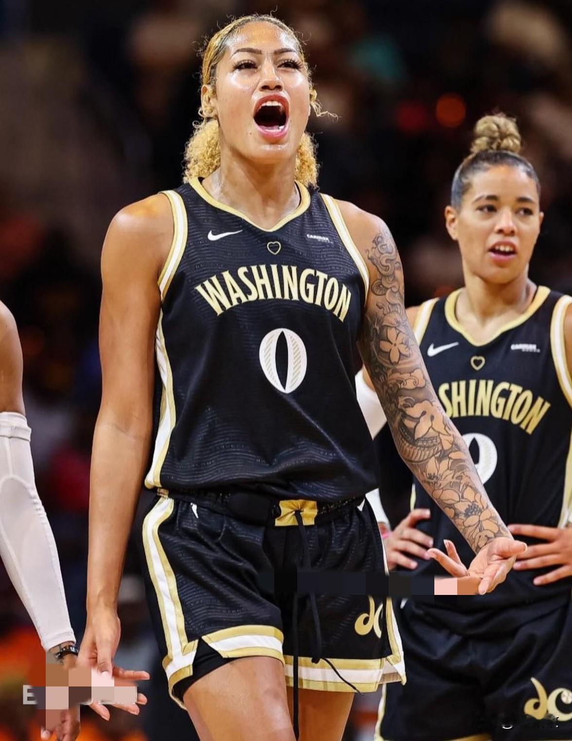 山西女篮的骚操作搞不懂，艾格博打得好好的却被裁掉，又换了一个叫奥斯汀的外援，真担