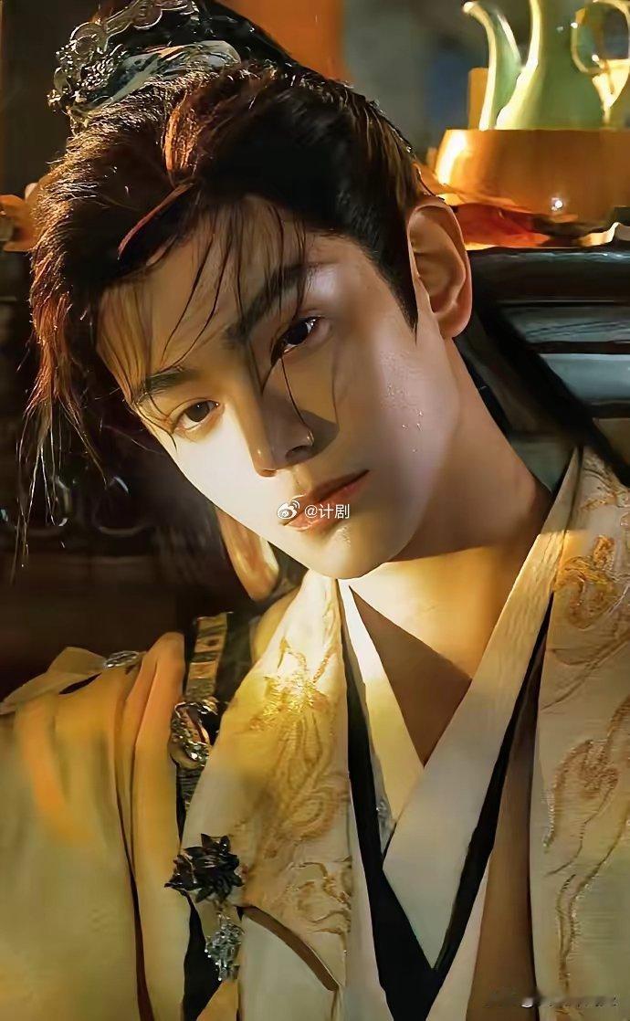 女大三，抱金砖，《山河枕》中，楚瑜的设定就是比卫韫大三岁，长嫂嫁幼弟。但是，宋茜