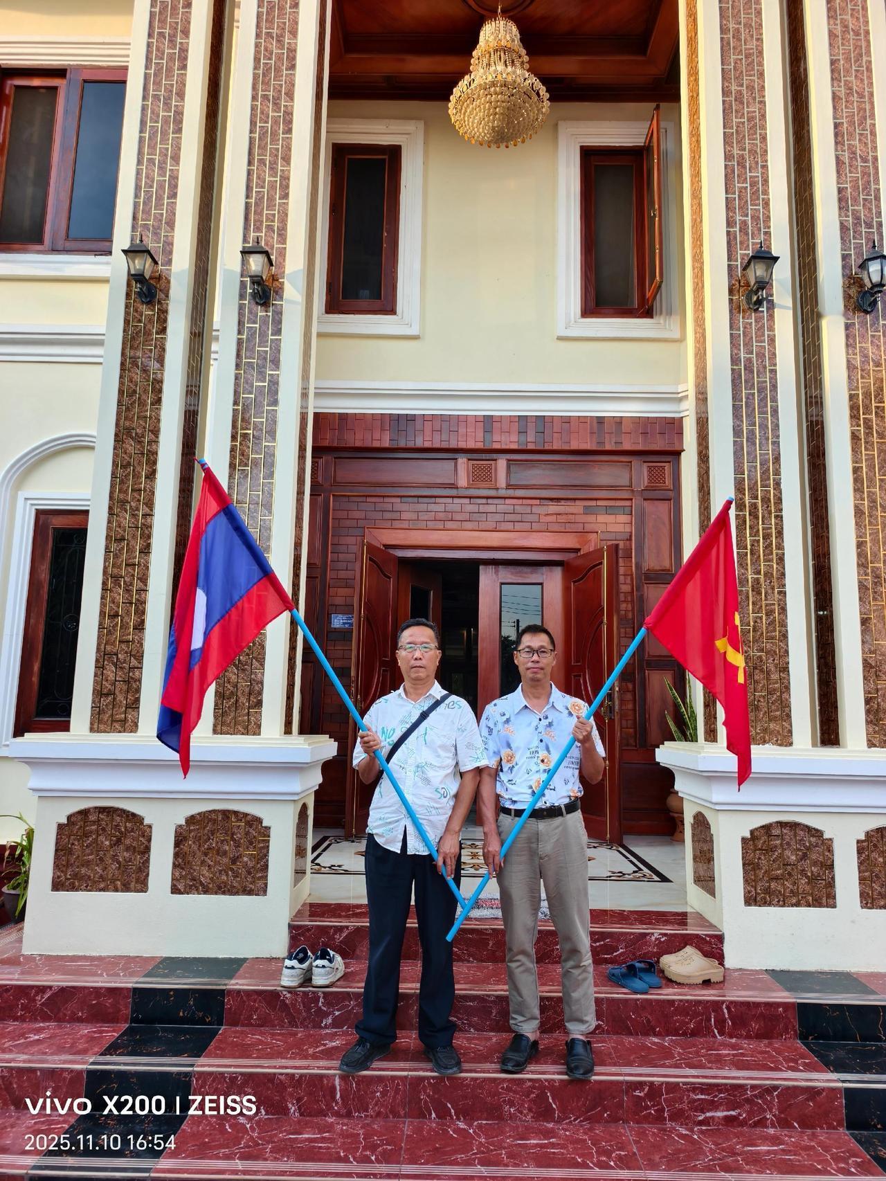 老挝自由行历时10天，乘坐中老铁路从昆明直达老挝，总费用开支3305元，游览了：