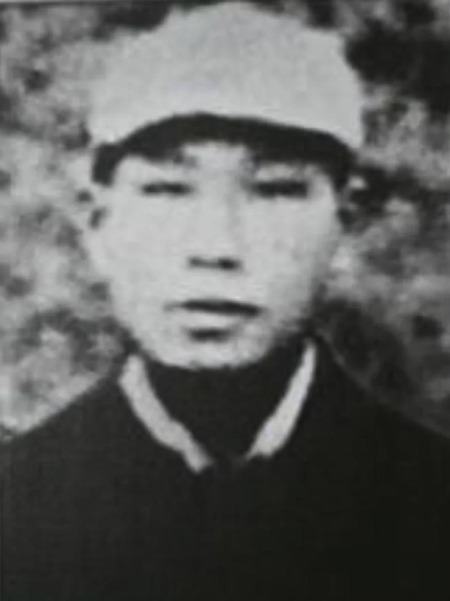 1937年，黄克功枪杀女学生被判死刑。罗瑞卿称走火，毛主席怒斥：“走火能打两发子