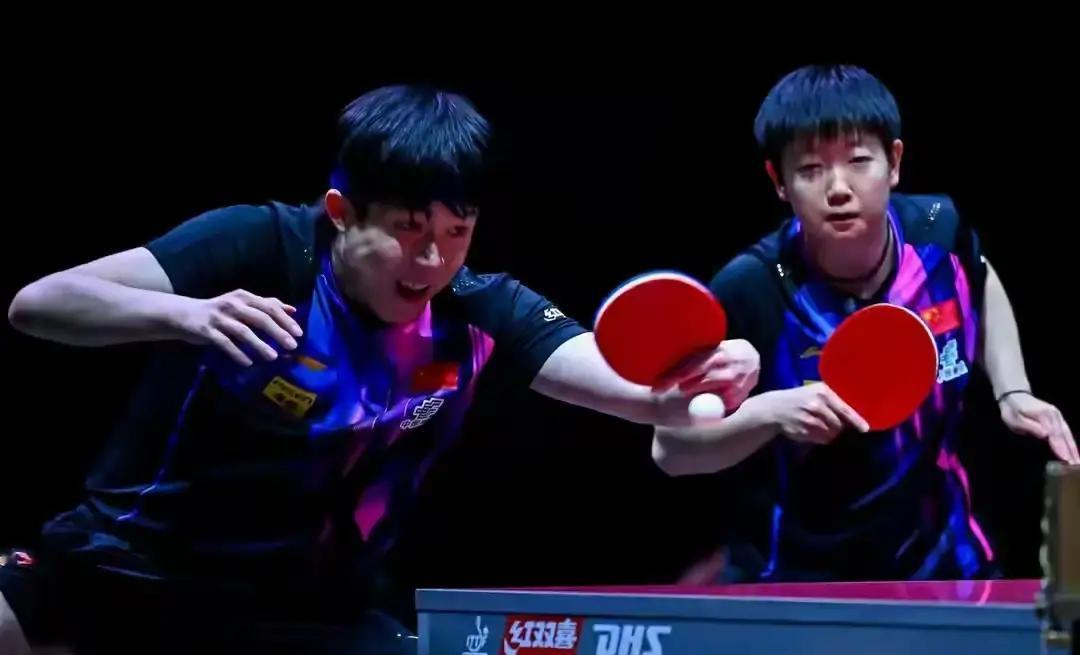国乒混双现在有点明牌打的意思。王牌就是王楚钦和孙颖莎这对“莎头组合”，世界第一，
