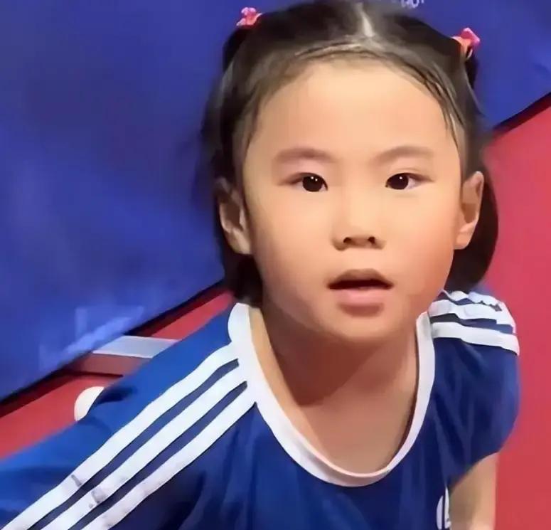 她输的这三场球，每一场都在帮她计算击败对手的公式。笑笑三次倒在同一人拍下，