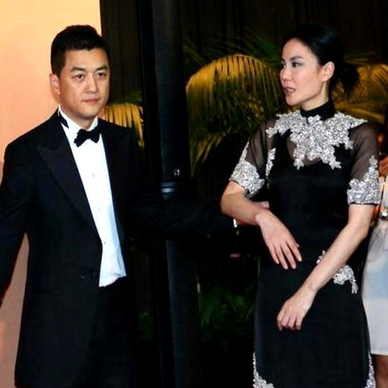 周迅当年一句“李亚鹏满足了我对男人所有幻想”，把老李捧成居家好男人。可王菲