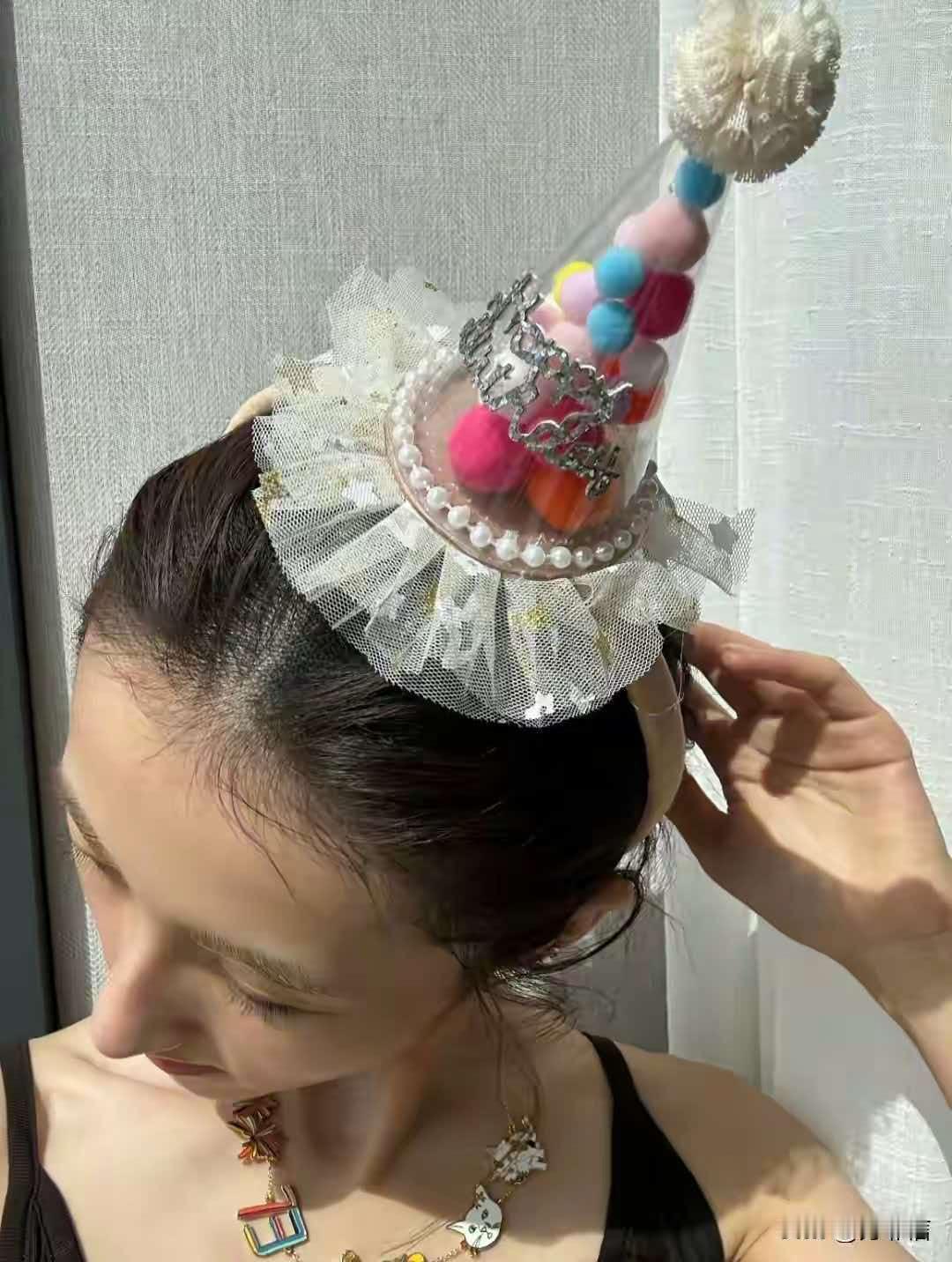 一味的瘦也真的是不好看，不敢想象张子枫竟然瘦成了这个样子，完全和以前的样貌说了拜
