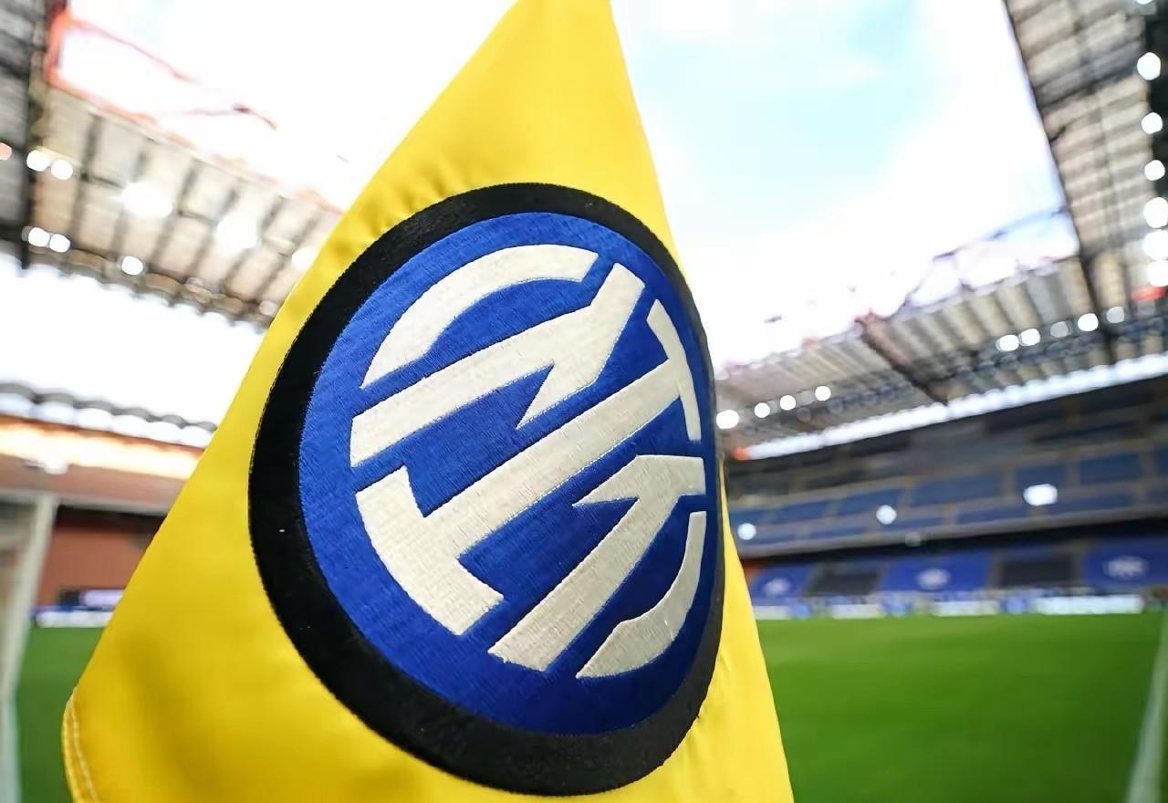 当整个意甲都在讨论前锋时，国米悄悄做了一笔能让中场硬三年的交易。他们直接切入拉