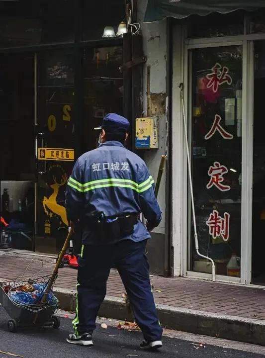 以为是个大瓜，没想到吃了个寂寞！防城港对不住大家了！一，“亮证姐”侯某某，防