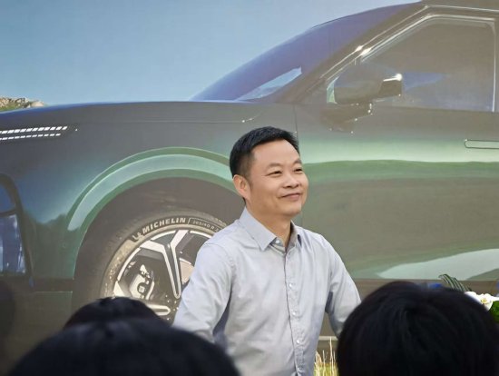 何小鹏: 2027年小鹏将全球上线VLA, 正在海外建立小鹏超级储能充电站