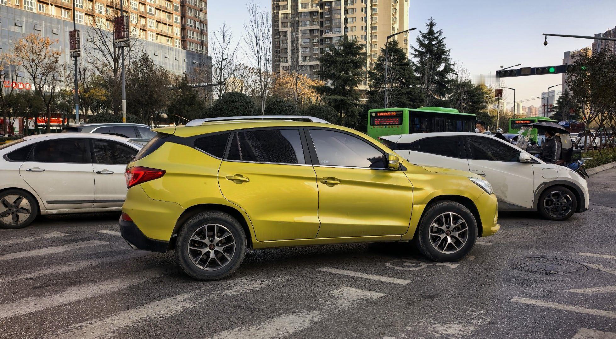 老迪粉都知道这款车吧？比亚迪宋