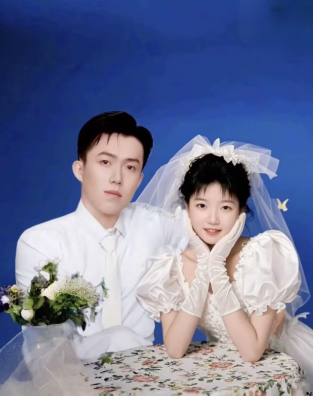 龙队他们像不像主婚人2028圆梦双喜临门！[大笑][大笑][大笑]2028结婚