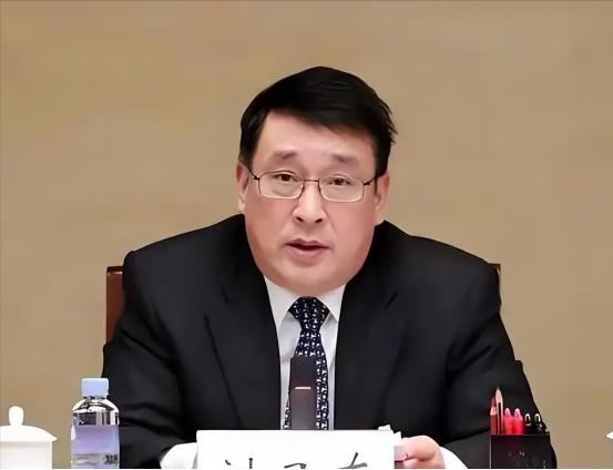 不要忙着打日本，中国应该去全国各地的武器仓库突击大检查，我相信不止一个刘卫东！要