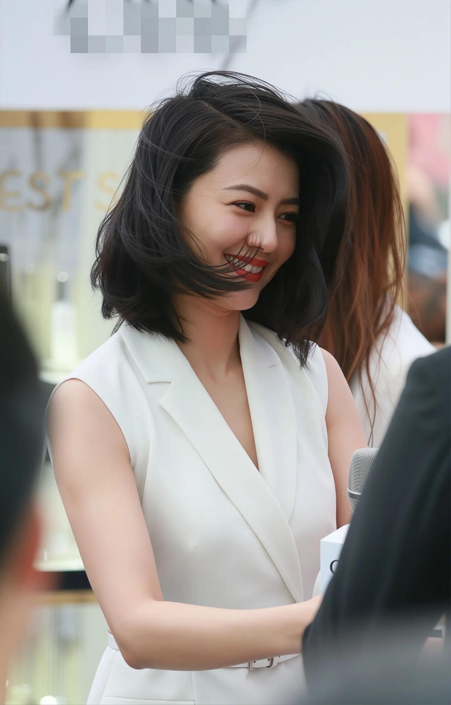 圆圆迷人的笑容