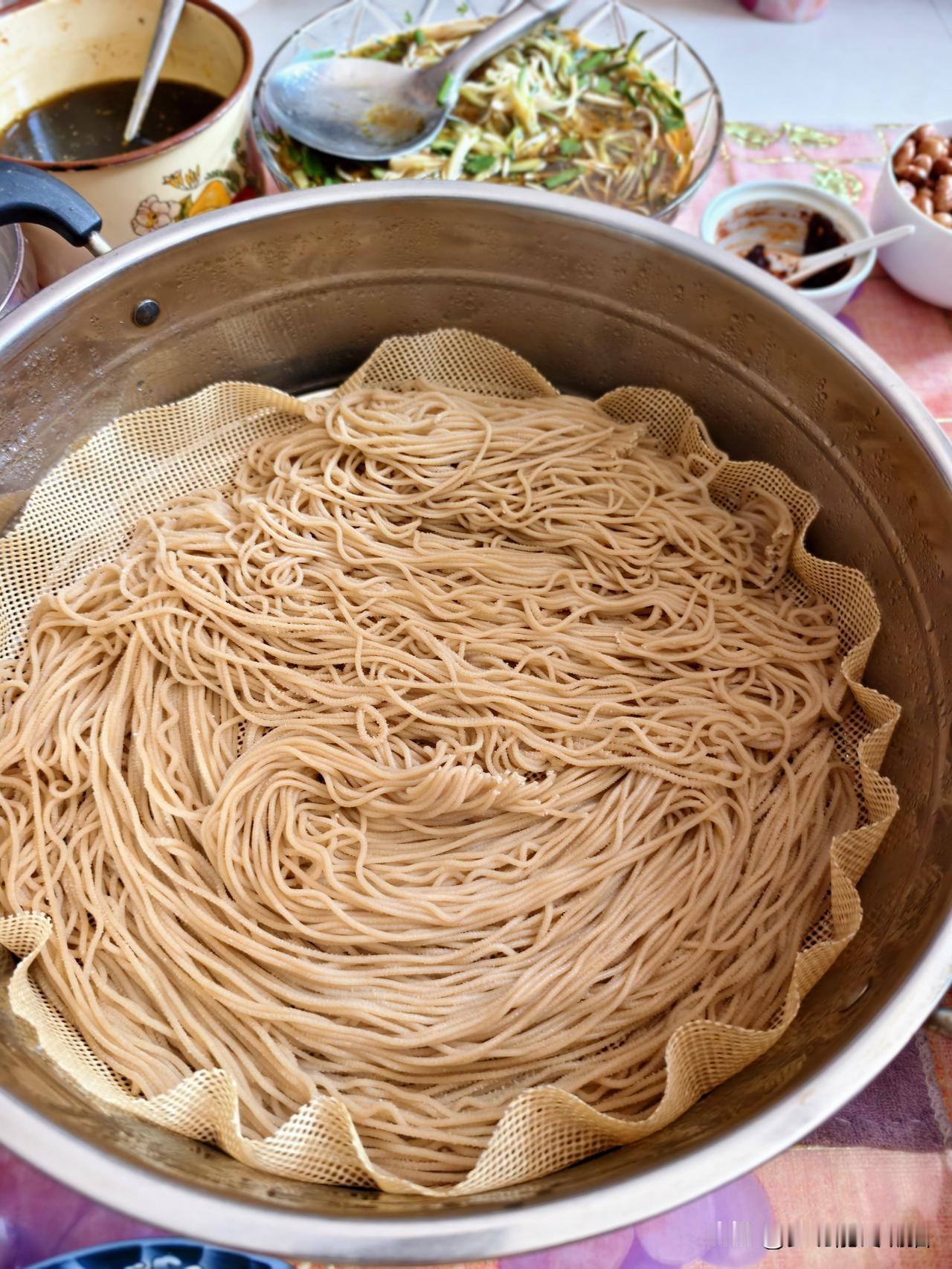 夏日生活打卡季分享你的生活随笔正宗农家菜打卡地标山西偏关小县城，晒晒一顿普