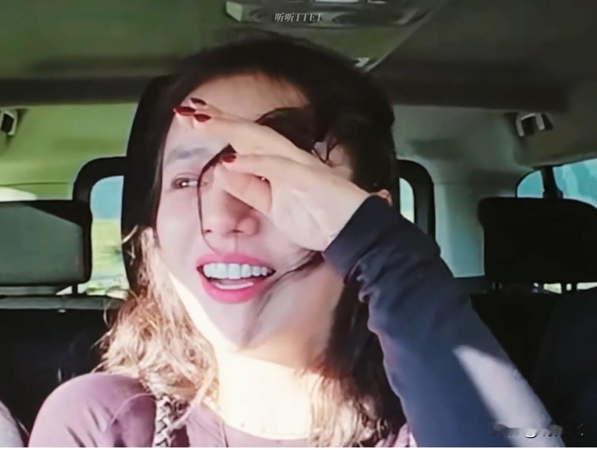 “看着这一幕，我才真切的感受到她生病了”马思纯笑着笑着就哭了这会儿我感觉她比