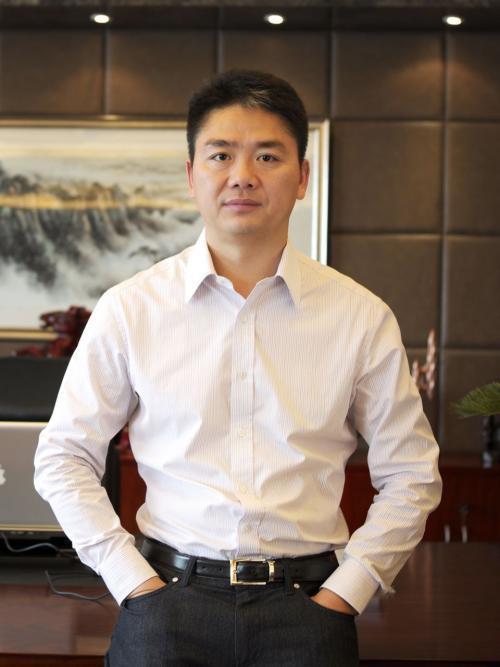 中国白手起家的十位顶级富豪第一位：王健林。王健林出身军旅，15岁入伍，28岁