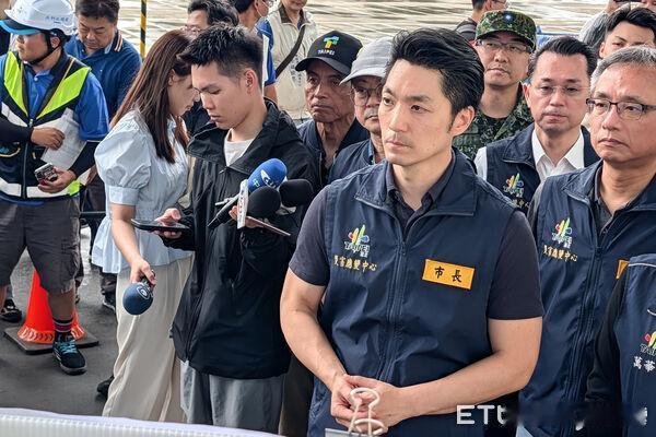 台北无风无雨却放台风假，股民损失惨重，蒋万安：不能轻忽台风的影响巴威台风持续逼