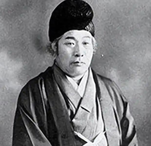 怪不得日本这么着急想跟咱们打一仗，日本出了个特别神的预言家叫王仁三郎，他最出名的