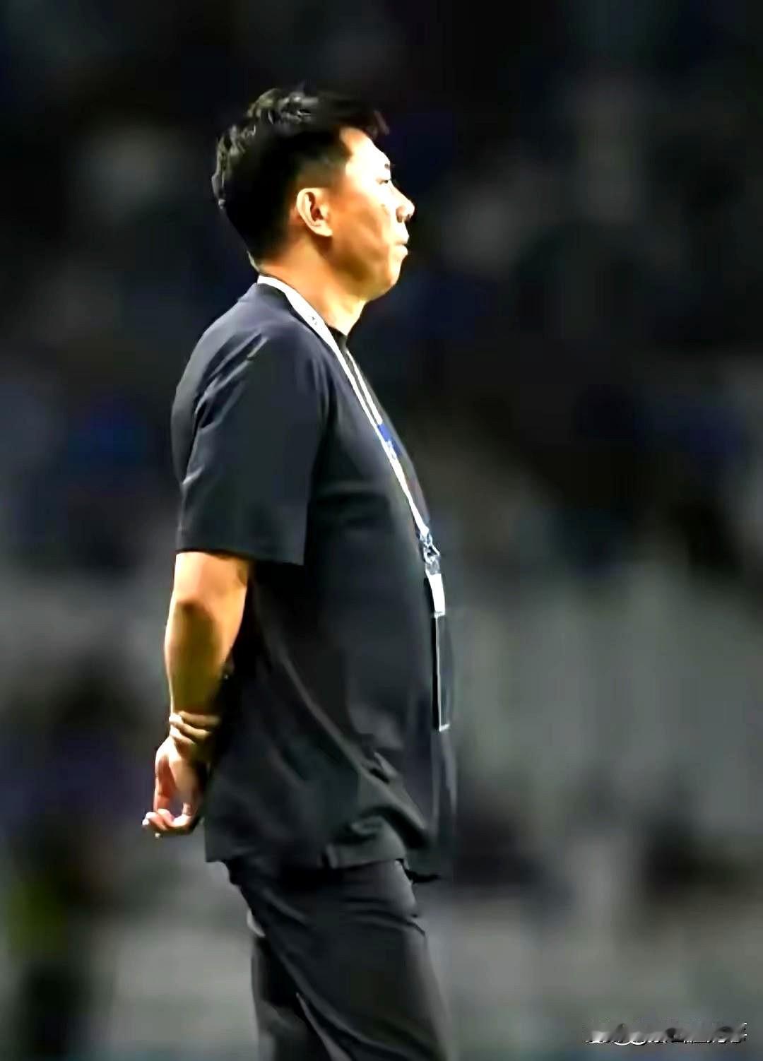 从输给海港这场球说起吧。首先，咱们得认清现实，承认差距并不丢人。泰山队现在的