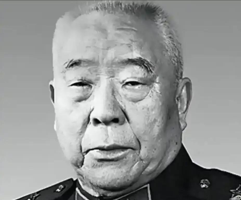 1950年，王定烈司令员乘车去剿匪，途中得知参谋打过一个电话，他听后立即下令原路