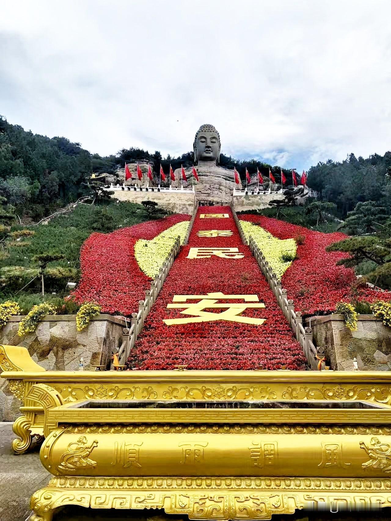 用镜头记录一切美好，记录下美好的2025。手机记录美好的瞬间，相册都是满