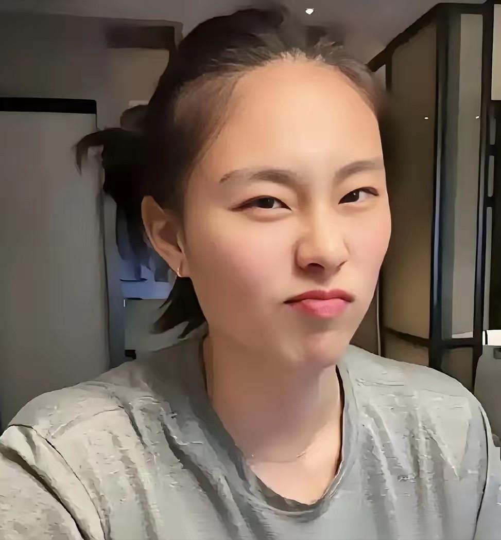 好奇查了下王思雨的出身，不查不知道，一查吓一跳，其实她本人根本不是什么资源咖，而