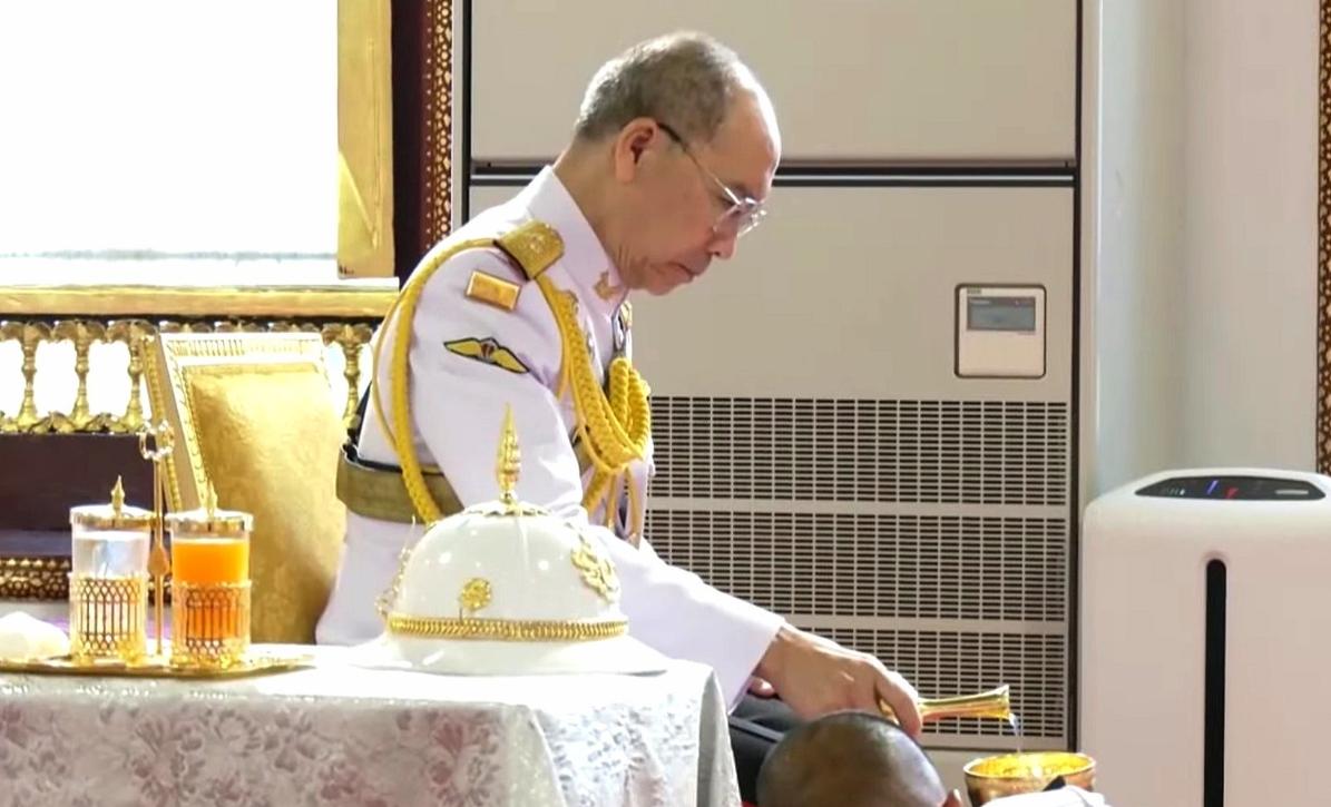 帕公主头七过后第二天，泰王与苏提达王后休息，猜林·育坤王子为帕公主祈福守灵！