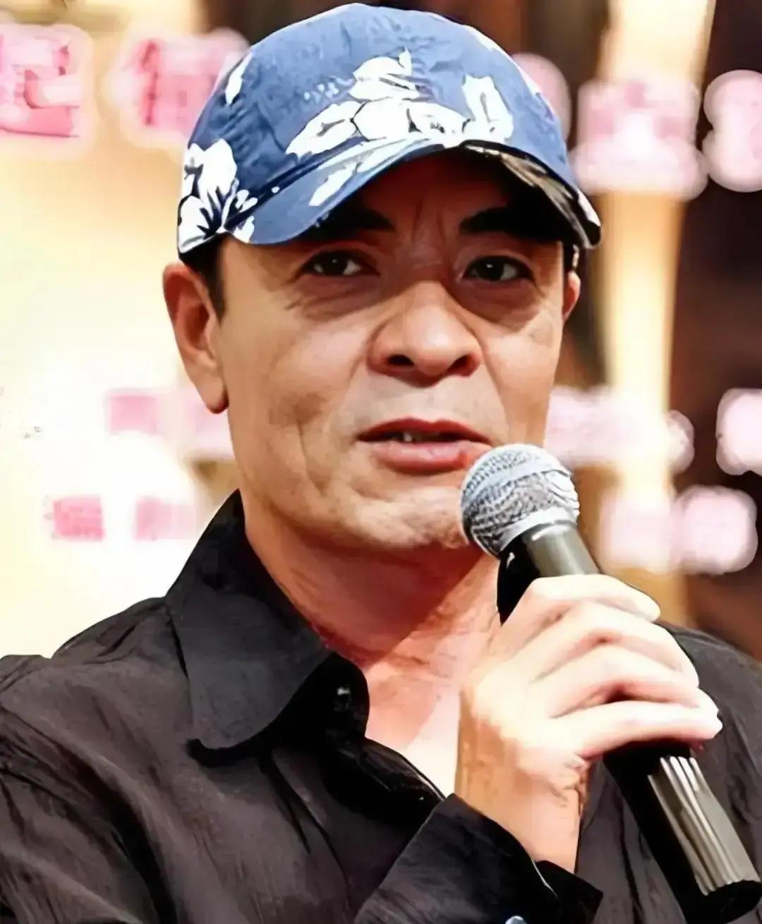 2021年，刘威透露，当年自己跟张丰毅借钱，写了一张借条，张丰毅回家就将借条给老