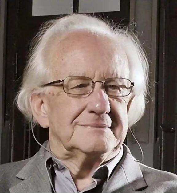 40年前，他预言苏联十年后必亡，20年后他再次预言，美国必然会在2025年年走向