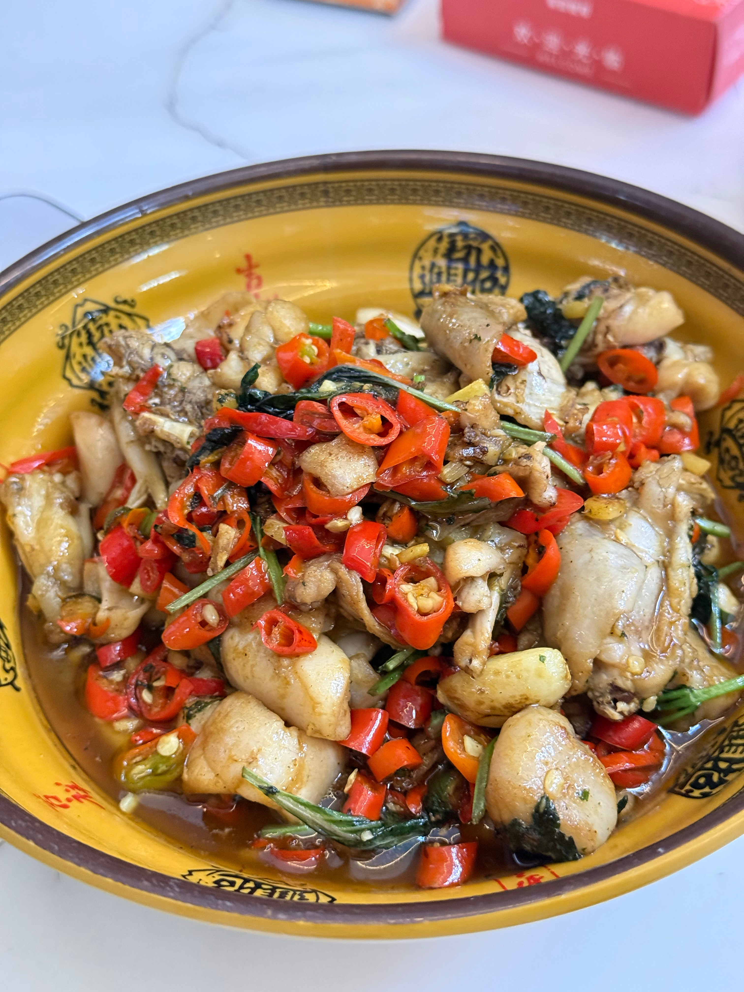 你们晚上吃什么？今天在工厂附近吃湘菜，全都是辣椒