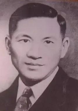 1949年，国军师长计划起义，起义前，他直接给地下党员打了一个电话，却不知电话已
