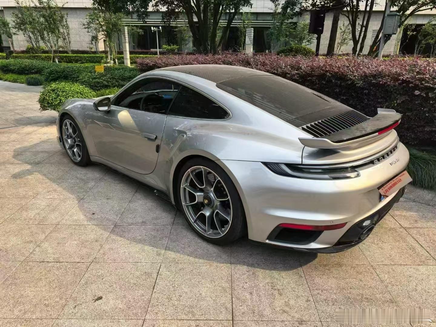 保时捷992TurboS、GT银/黑内、满配带SD组件·碳顶·柏林之声等、