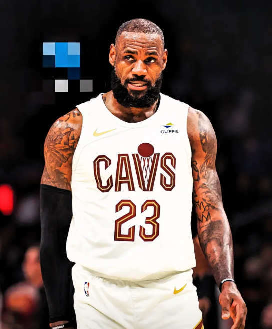 据美媒报道，如果詹姆斯真的决定2026-27赛季继续征战NBA，那么他第三次效