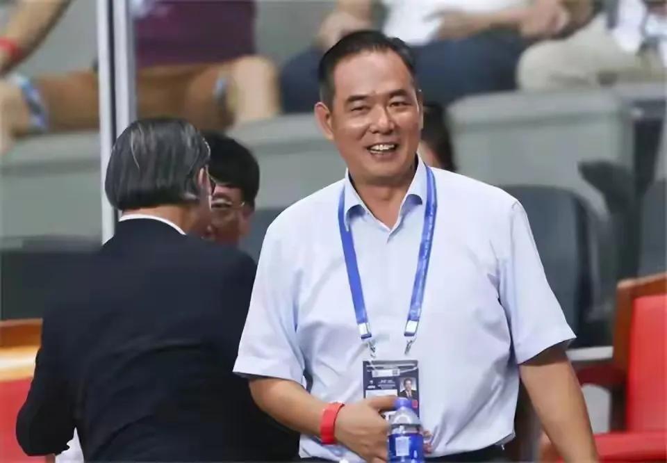 吴敬平教练激动发文，蔡振华获首届功勋奖，乒乓界的功勋实至名归吴敬平教练在社交