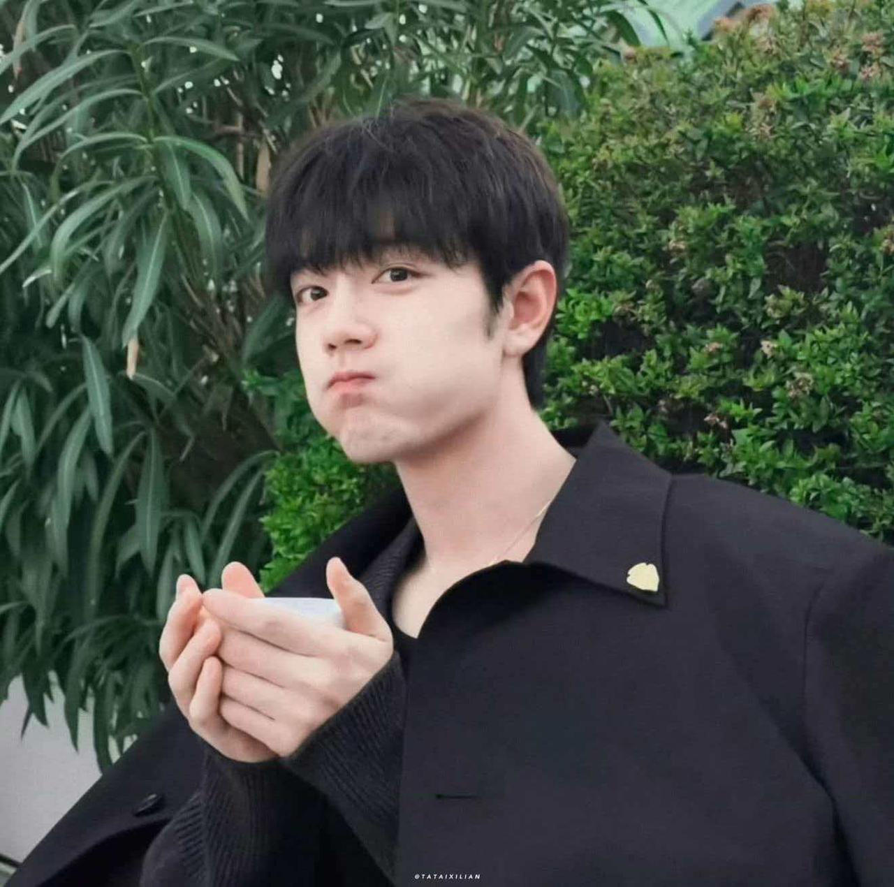 我敢打包票说一句，从今晚开始，国内肯定要开始流行顺产头了！不是因为顺产头