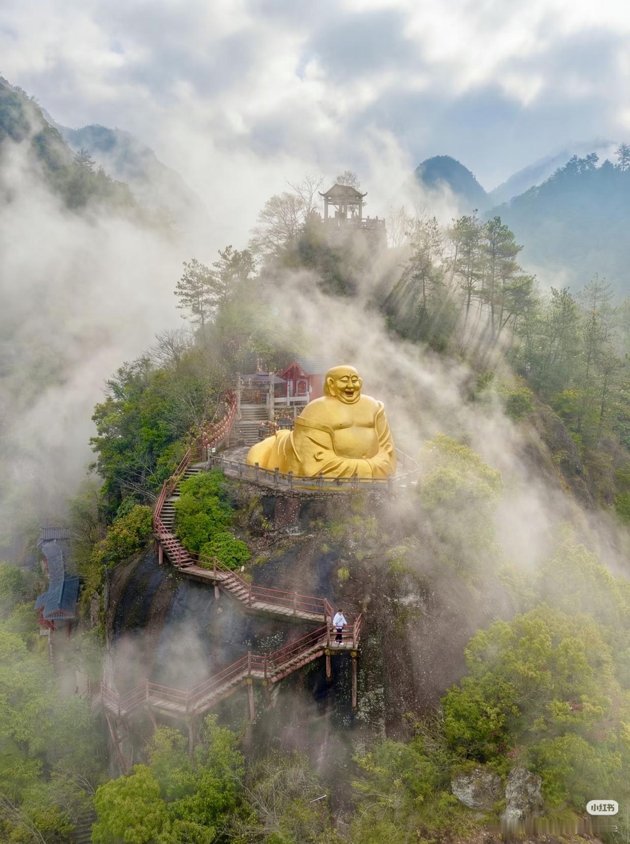 太震撼！杭州竟藏着江南第一悬空寺！当灵隐寺被堵得水泄不通杭州土著忍不住给出