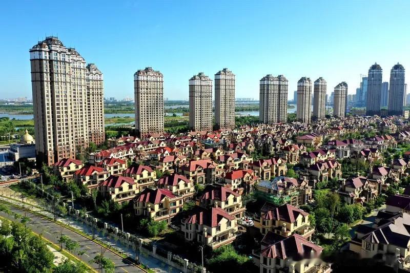 哈尔滨楼市现在感觉连小阳春都没有了。哈尔滨楼市在1月到4月里面，哈尔滨楼市的群