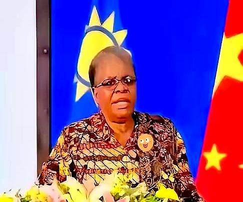 家里有矿就真能躺着数钱？非洲12个国家突然联手掀桌子，直接掐断原矿出口，这操作