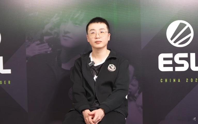 毛哥评价八王和maps“我觉得八王更强势点，更有自己的想法一些吧。Maps就是表