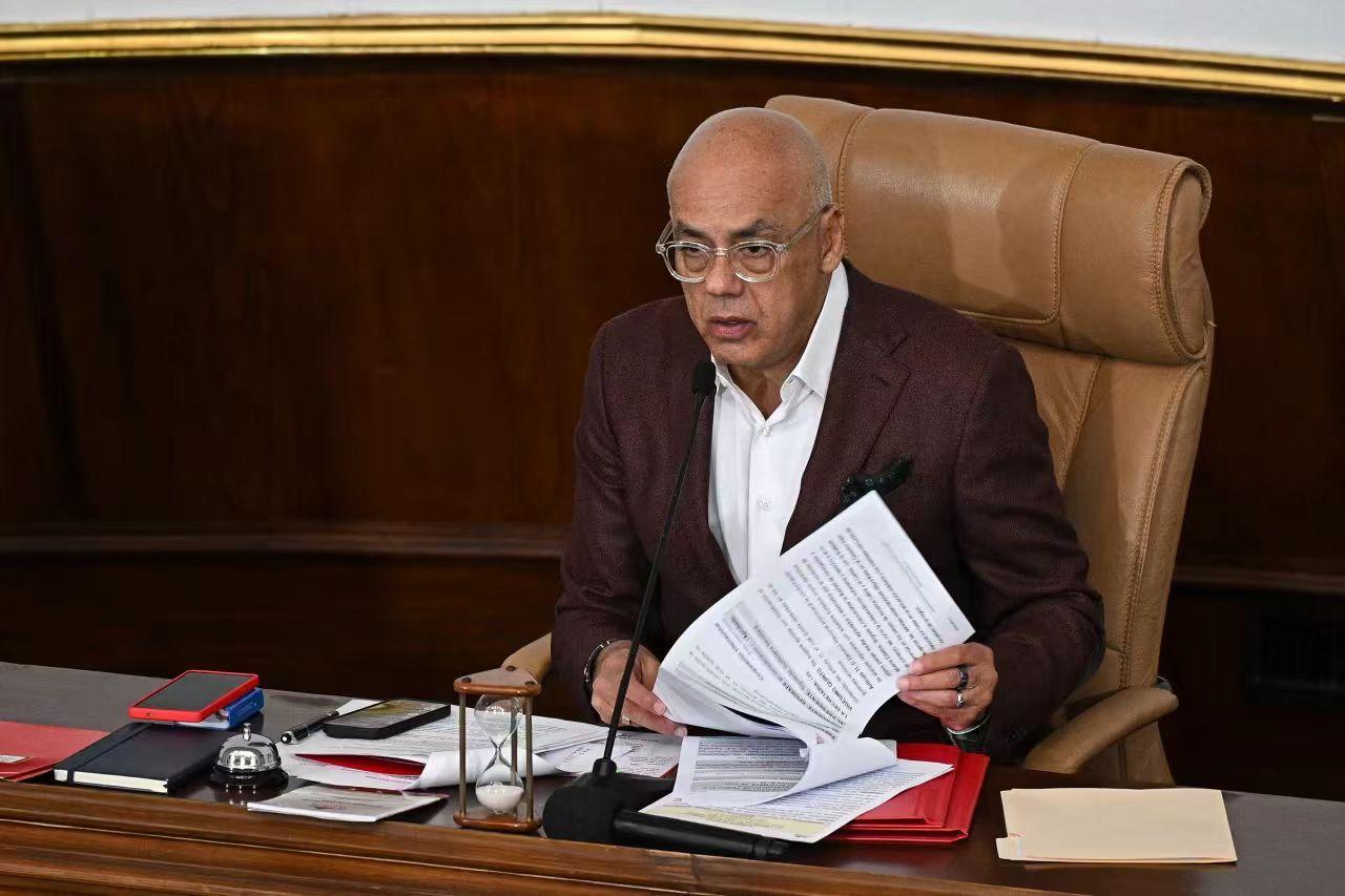 没有任何预警，加拉加斯的监狱大门轰然洞开！豪尔赫·罗德里格斯的一句“和平姿态”，