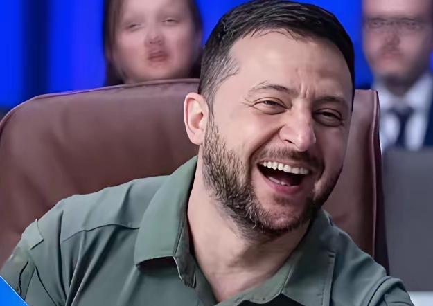 乌克兰想加入北约，融入到西方阵营，北约和西方阵营却不管乌克兰人民的死活以及被打烂