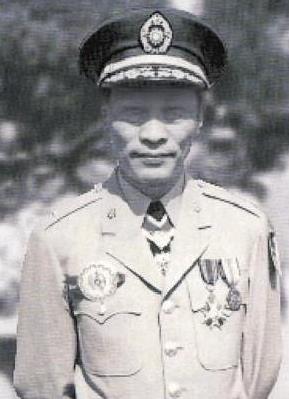 一支香烟暴露的惊天潜伏：毛主席如何识破军统王牌特工的完美伪装？